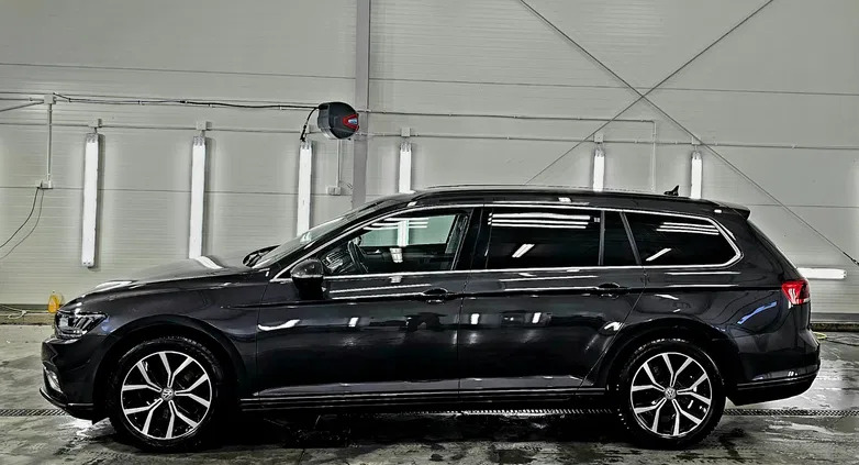 gdańsk Volkswagen Passat cena 85000 przebieg: 65000, rok produkcji 2020 z Gdańsk